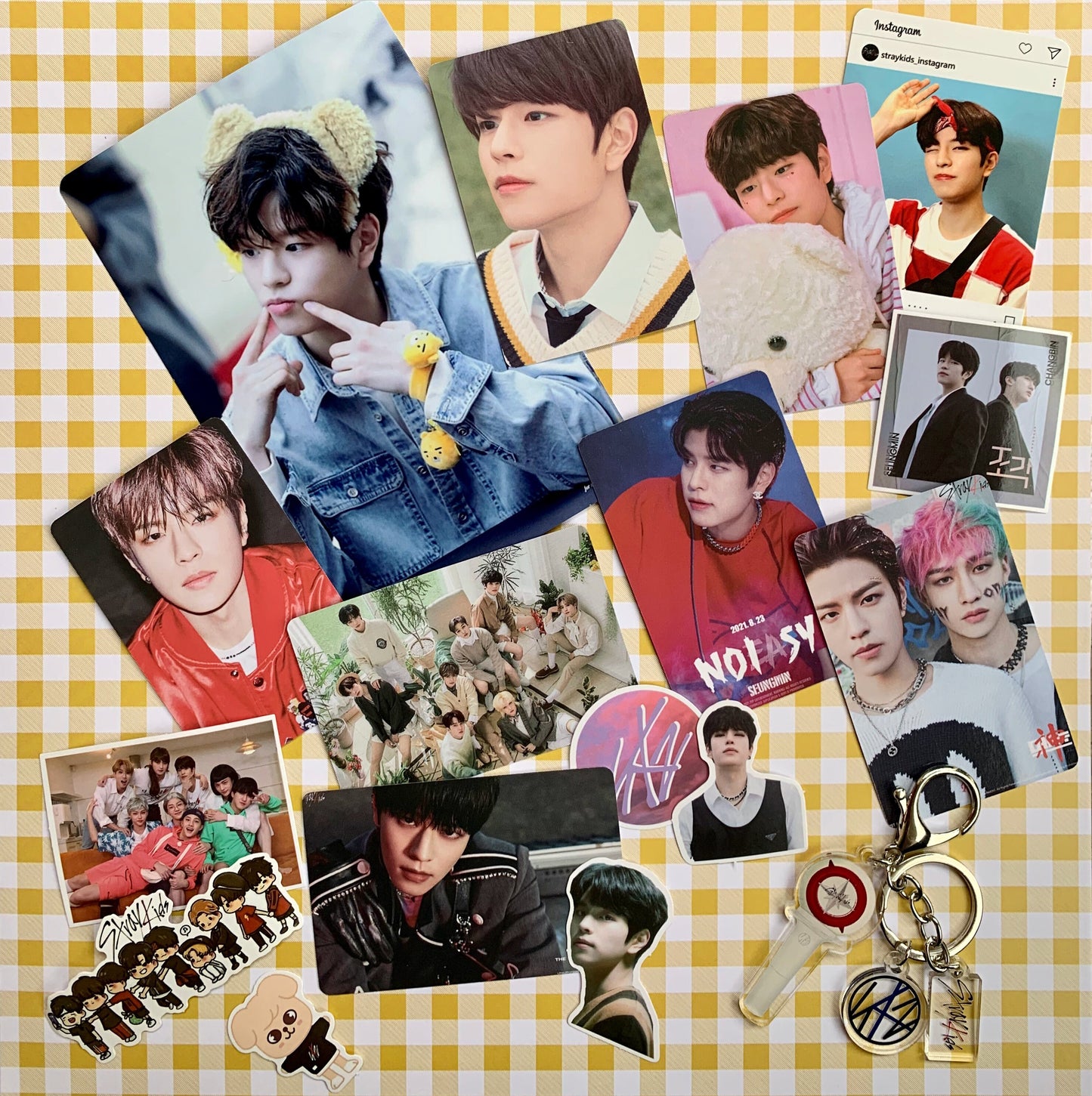 Lee Know Stray Kids Bias Pack | Basic Pack | Key Chain | Photo cards | Random | Gift for friends